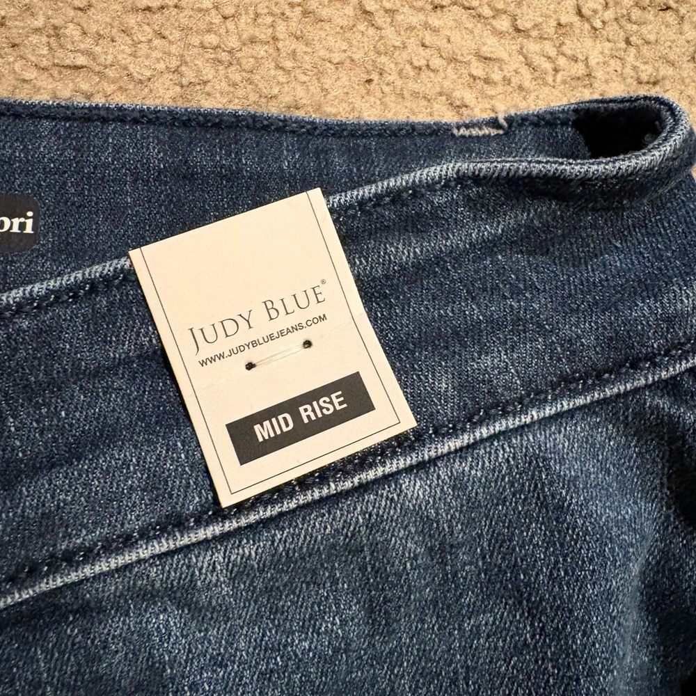 NWT Judy Blue Mid Rise Dark Wash Skinny Fit Capri Jeans Size 18 A7 - Picture 5 of 6